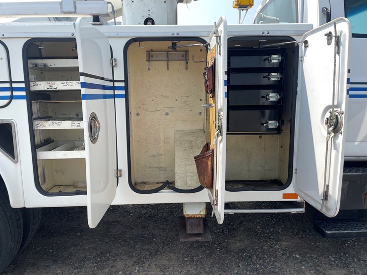 2008-gmc-7500-image-24