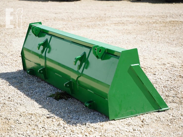 2025-john-deere-640-image-4