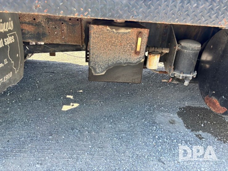 1999-ihc-8100-flatbed-truck-(gp11125,-unit-17355)-image-38