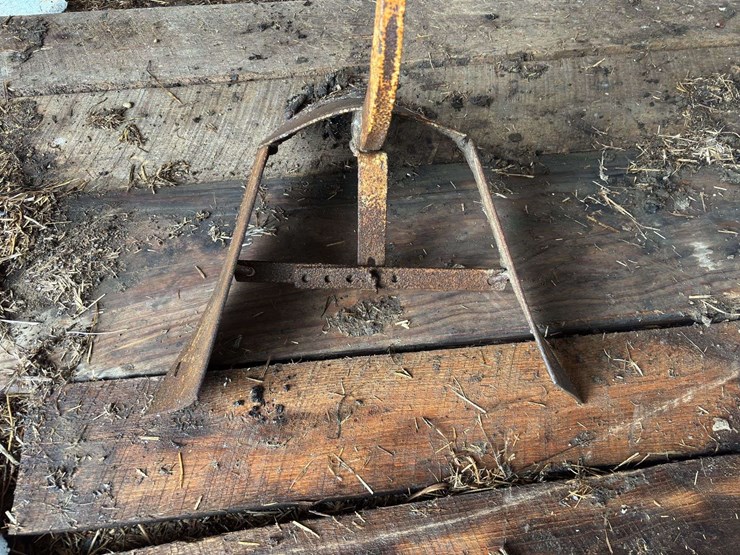 adjustable-walking-potato-plow-image-22
