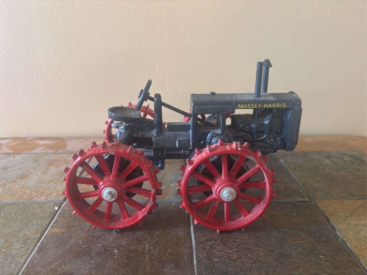 massey-ferguson-16-image-1