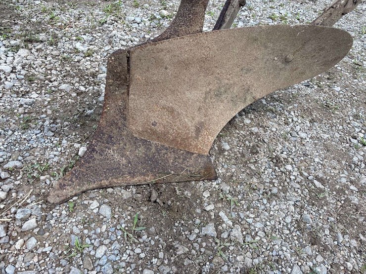 oliver-10”-walking-plow-image-12