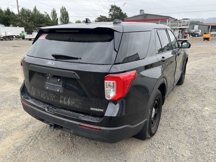 2020-ford-explorer-image-4