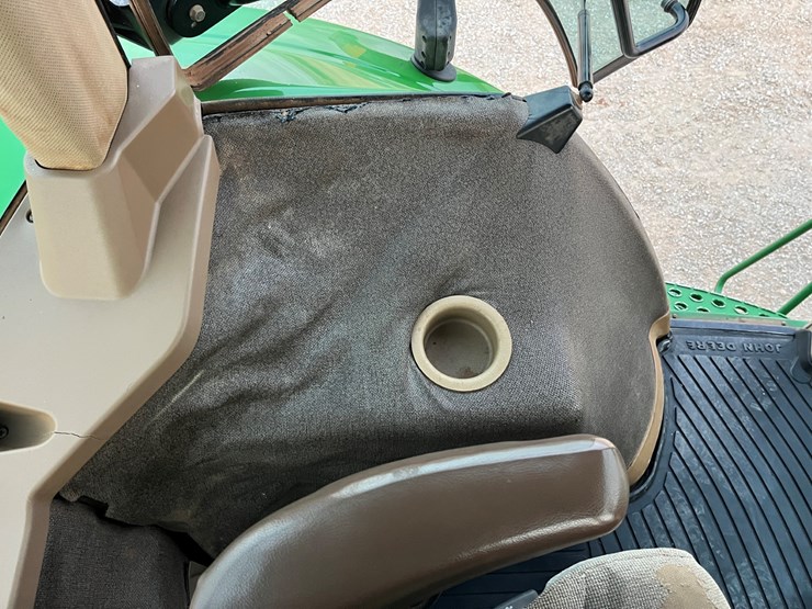 john-deere-8220-image-19