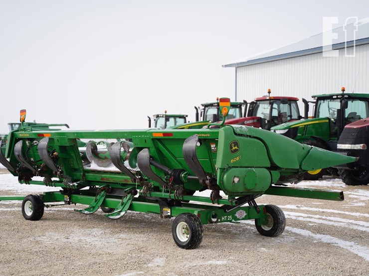 2010-john-deere-608c-image-7
