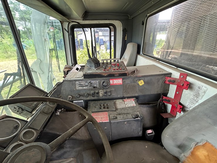 #46-•-#25939-•-inop-2003-mack-mr-t/a-daycab-garbage-truck-vin:-1m2k185c33m009372-image-60