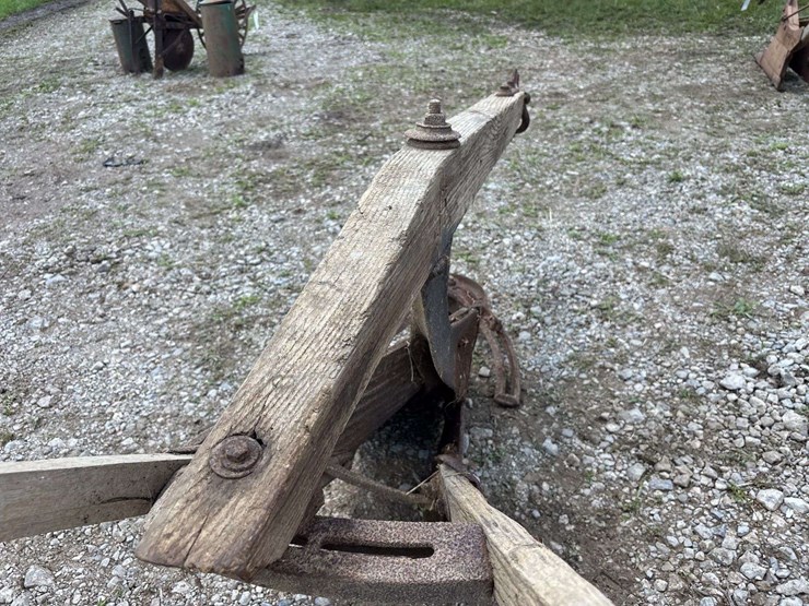 oliver-10”-walking-plow-image-10