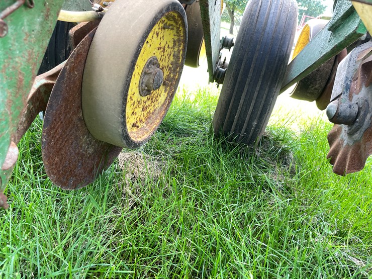 john-deere-7000-image-5