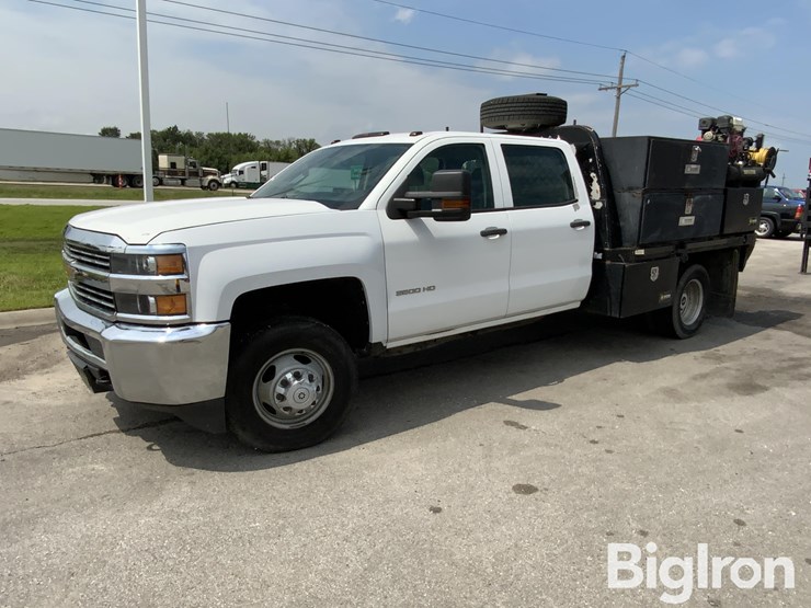 2015-chevrolet-silverado-3500hd-image-1
