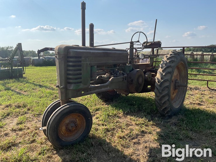 1949-john-deere-b-image-1