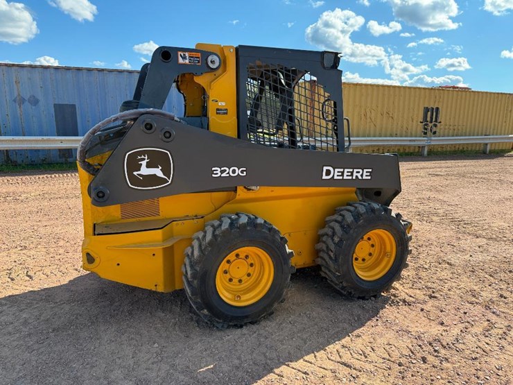 2022-deere-320g-image-4