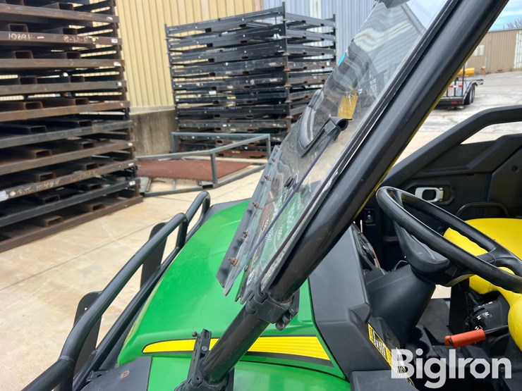 2016-john-deere-gator-image-10