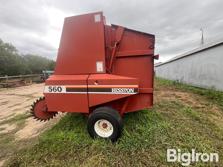hesston-560-image-8