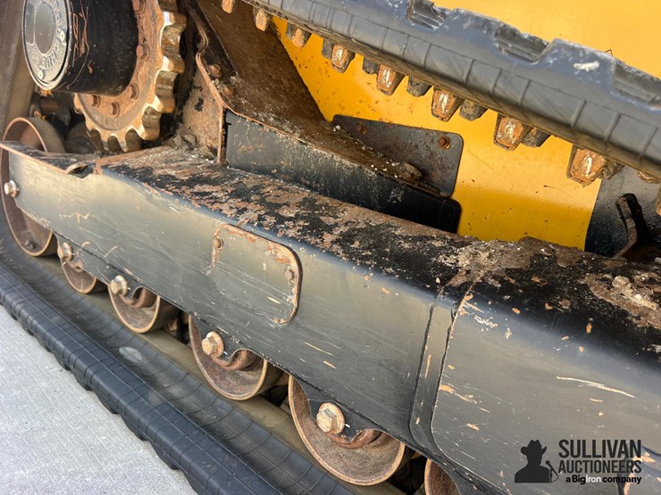 2018-deere-331g-image-18
