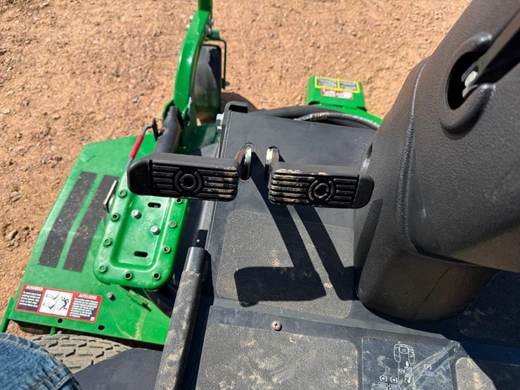 2022-john-deere-1600-image-40