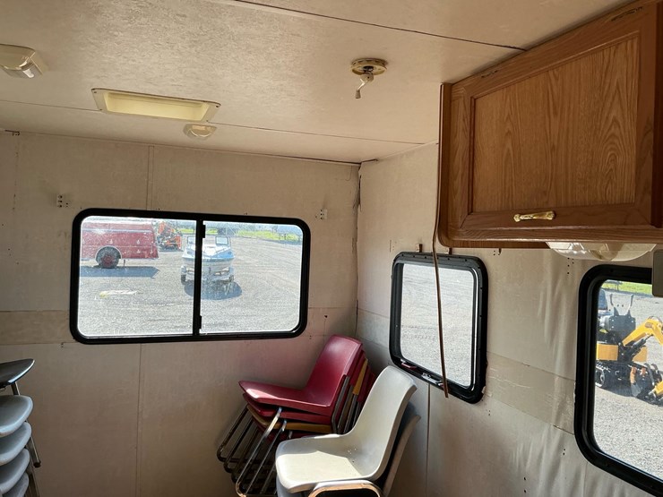 #2252-•-coachmen-futura-2000-travel-trailer*-image-43