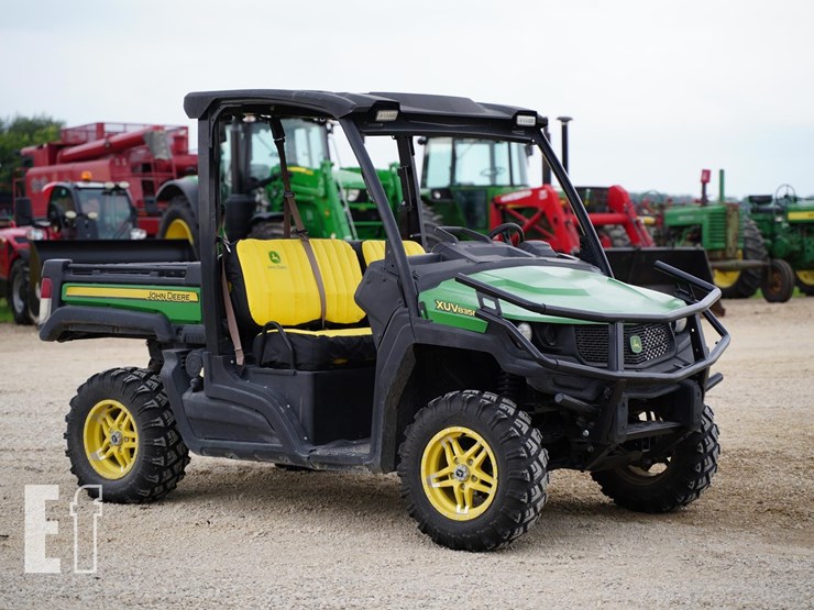 2019-john-deere-gator-xuv-835m-image-3
