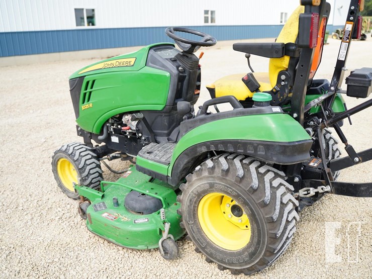 2019-john-deere-1025r-image-22