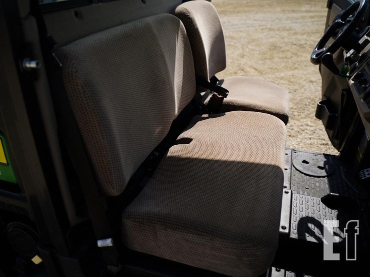 2021-john-deere-gator-xuv-835r-image-28