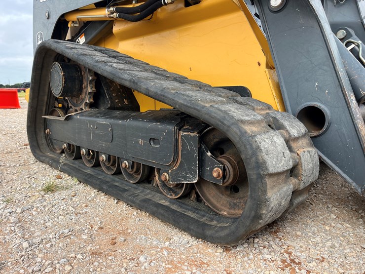 2013-deere-333e-image-6