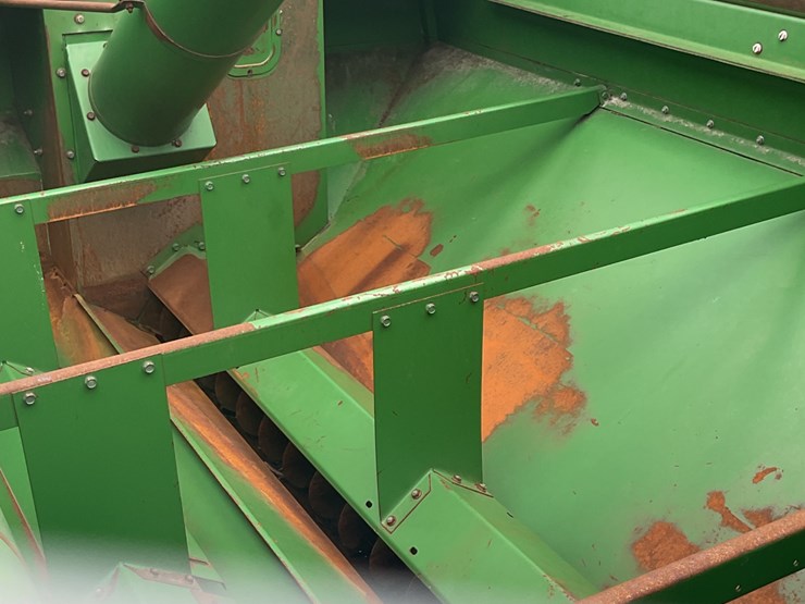 2018-john-deere-7720-titan-ii-image-16