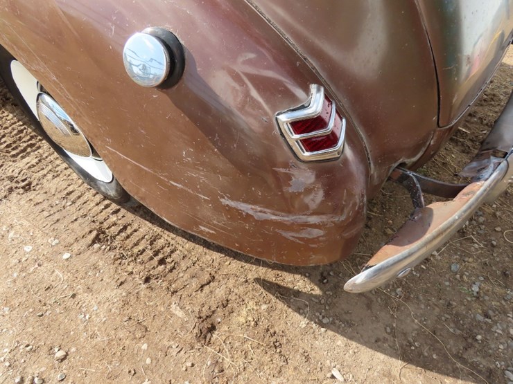 1940-ford-deluxe-survivor-4dr-sedan-image-30