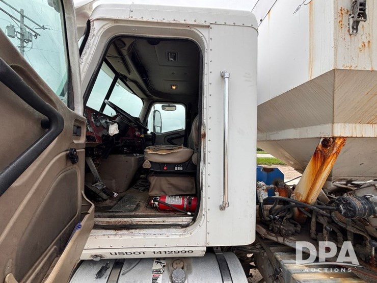 2004-ihc-9400i-dry-tender-truck-(gp11023,-unit-193)-image-84