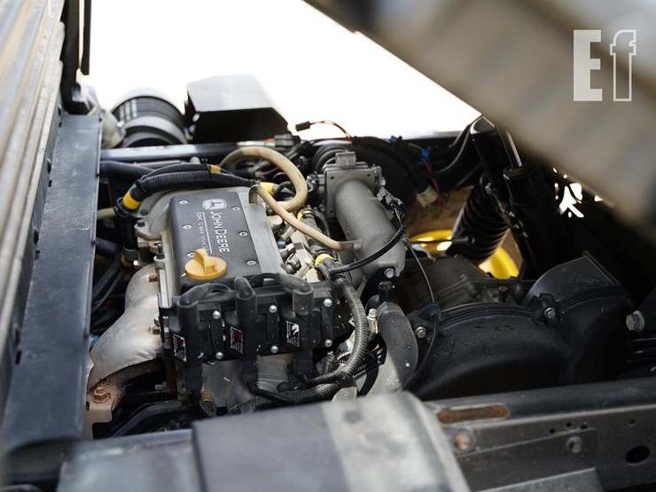 2023-john-deere-gator-xuv-835r-image-24