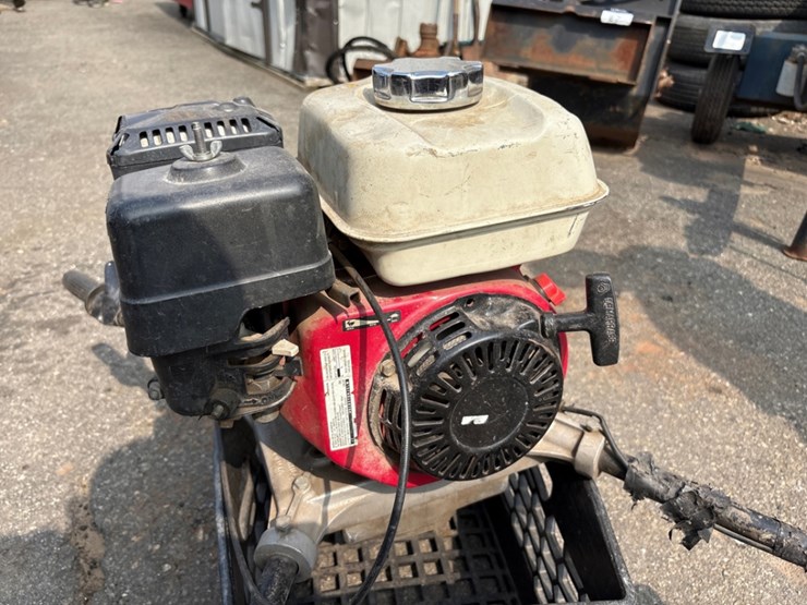 ground-hog-earth-drill-image-3
