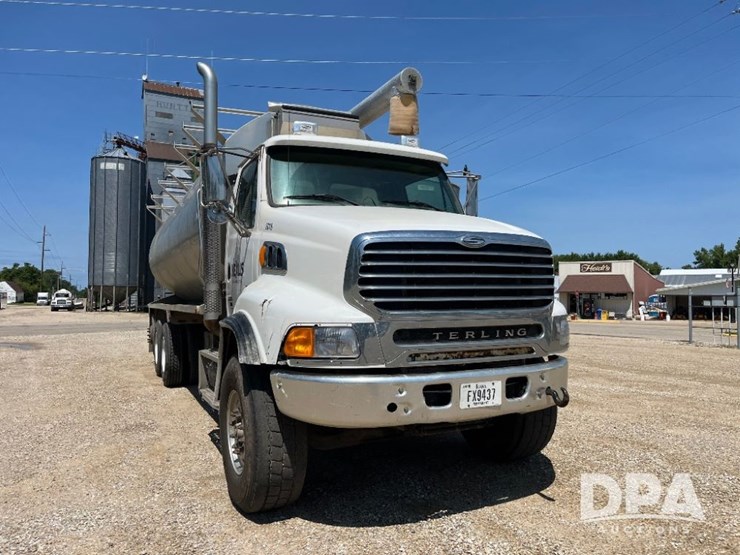 2009-sterling-feed-truck-(jn2573,-unit-2018)-image-4
