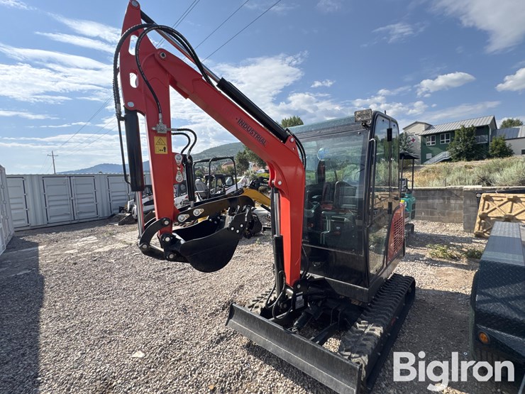 2025-agt-qnt50r-mini-excavator-image-1