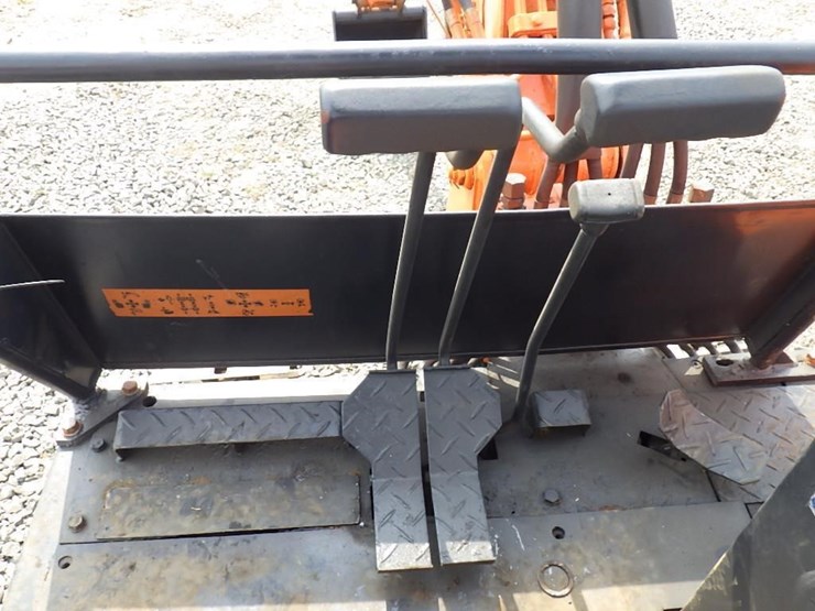 takeuchi-tb250-image-22