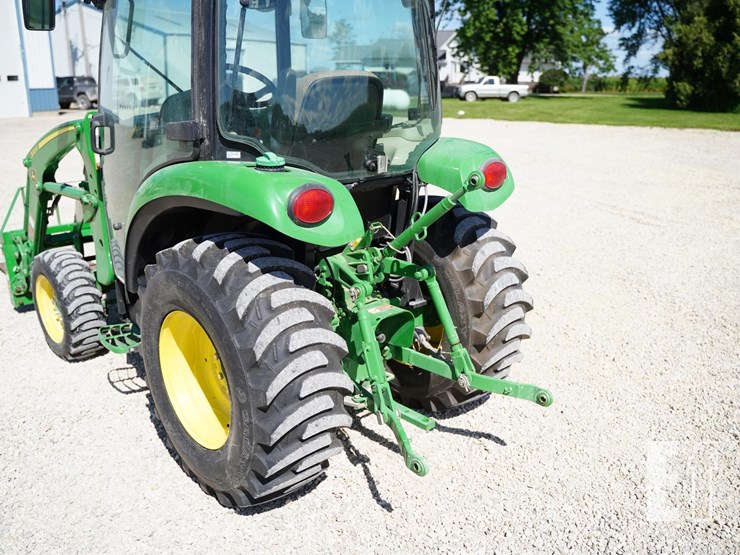 2014-john-deere-3033r-image-25