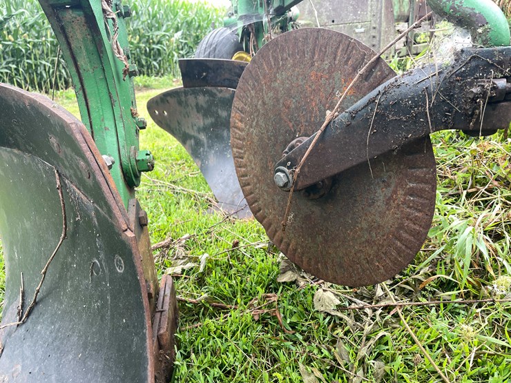 #7466-•-john-deere-moldboard-plow-image-11