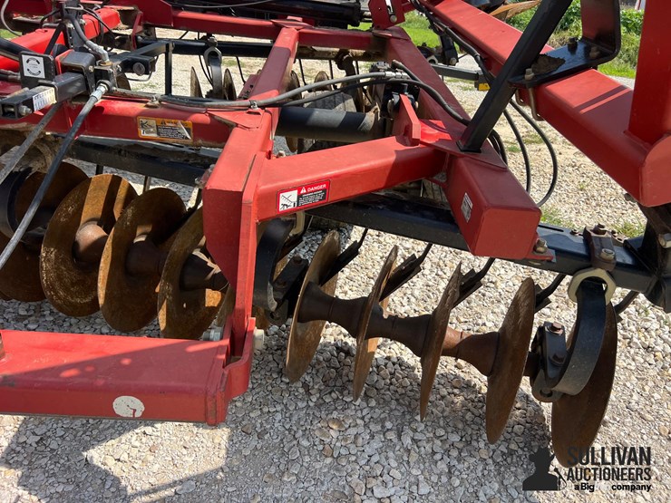 case-ih-370-image-12
