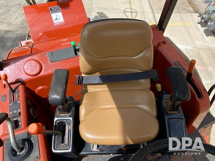 2005-ditch-witch-rt90m-trencher-and-trailer-(jm582)-image-7
