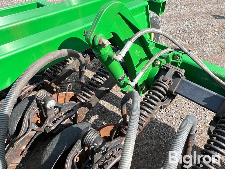 2005-john-deere-1690-ccs-image-17