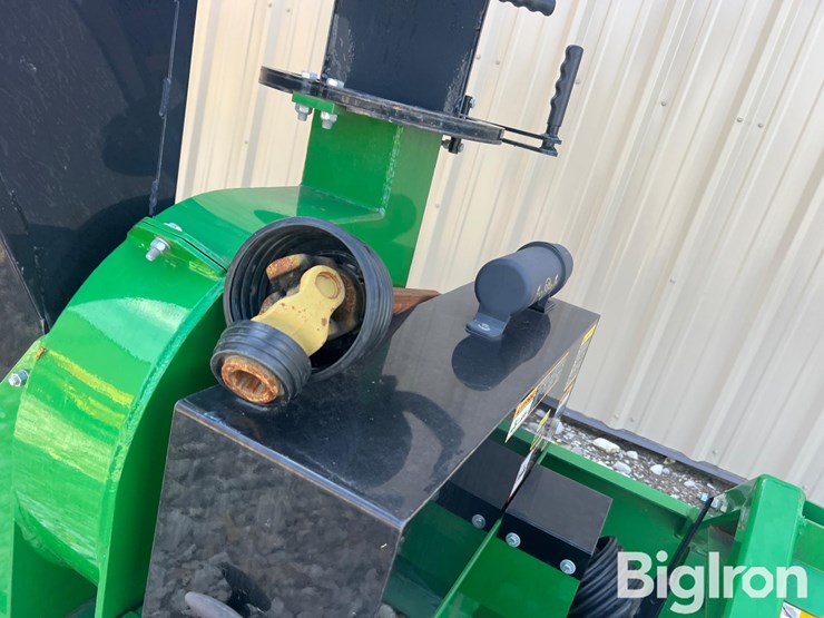 2009-frontier-wc1105-3-pt-wood-chipper-image-7