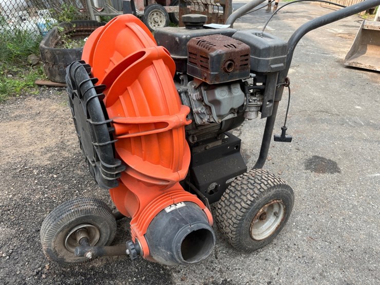 billy-goat-walk-behind-gas-leaf-blower-image-5