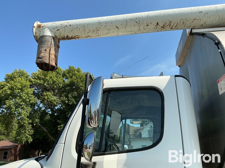 2006-freightliner-m106-t/a-bulk-feed-truck-image-9