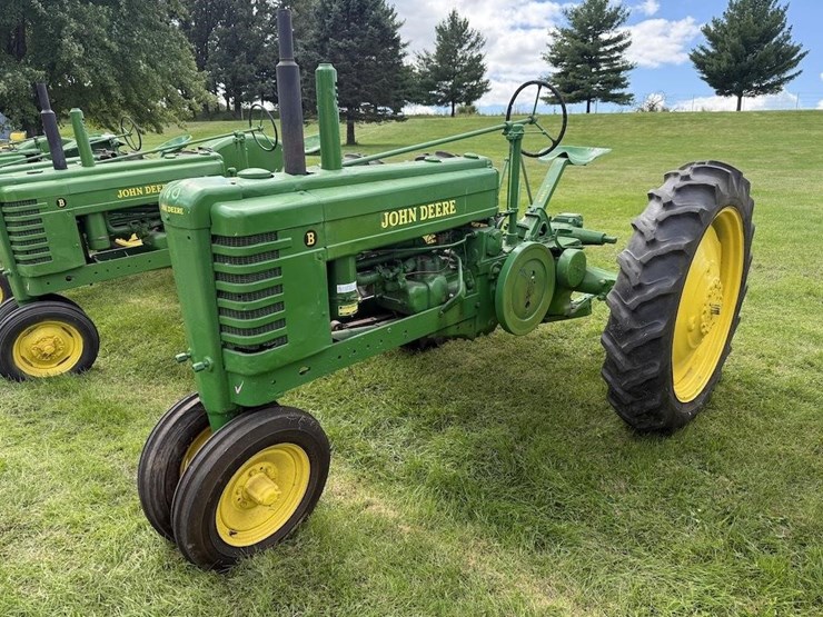 john-deere-b-image-1