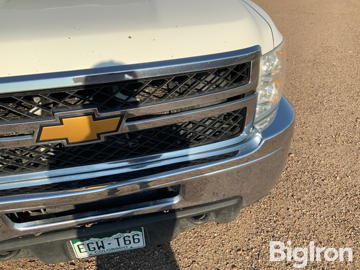 2013-chevrolet-3500hd-image-16