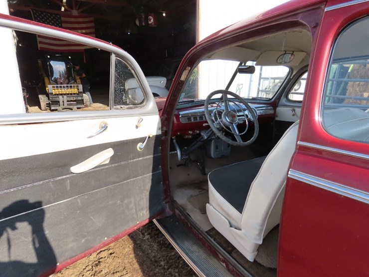 1946-ford-super-deluxe-tudor-sedan-image-10