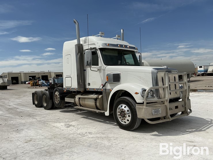 2015-freightliner-coronado-132-image-3