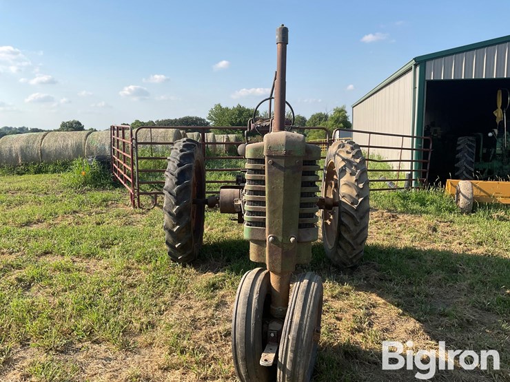 1949-john-deere-b-image-2