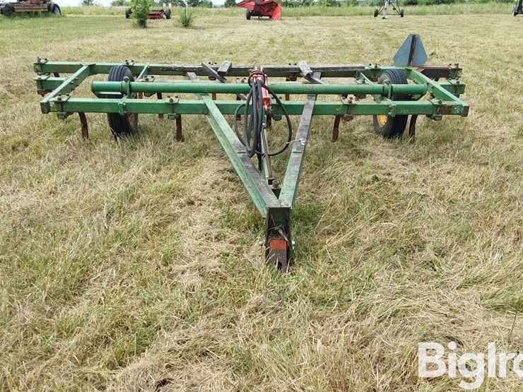 john-deere-100-image-2