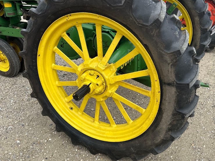 john-deere-b-image-9