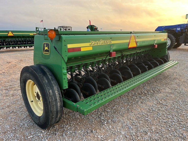 john-deere-450-image-11