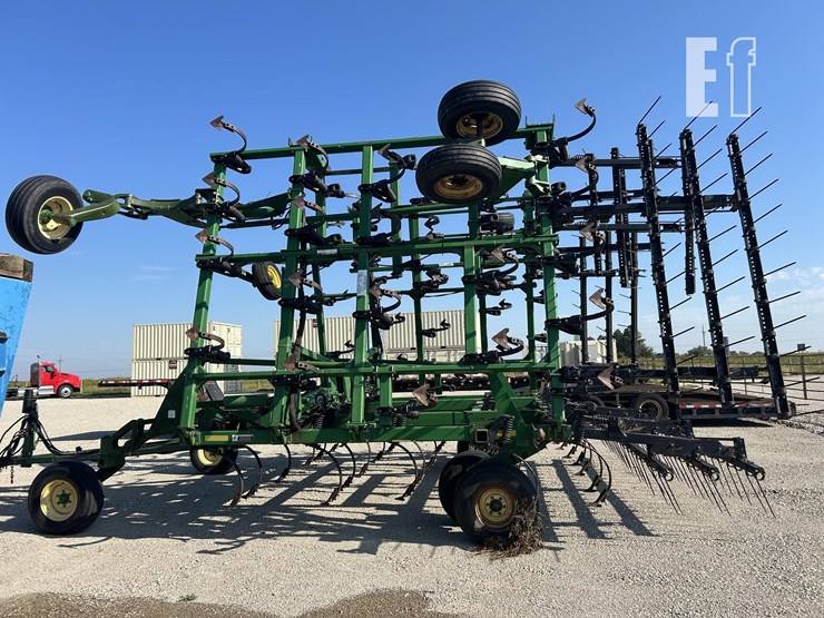 2004-john-deere-2210-image-8