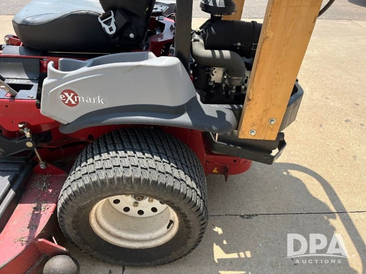 exmark-zero-turn-lawn-mower-(jn2625)-image-25